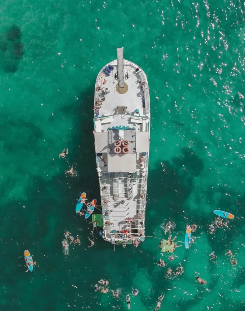 Excursion familiale en bateau depuis Magaluf à Majorque
